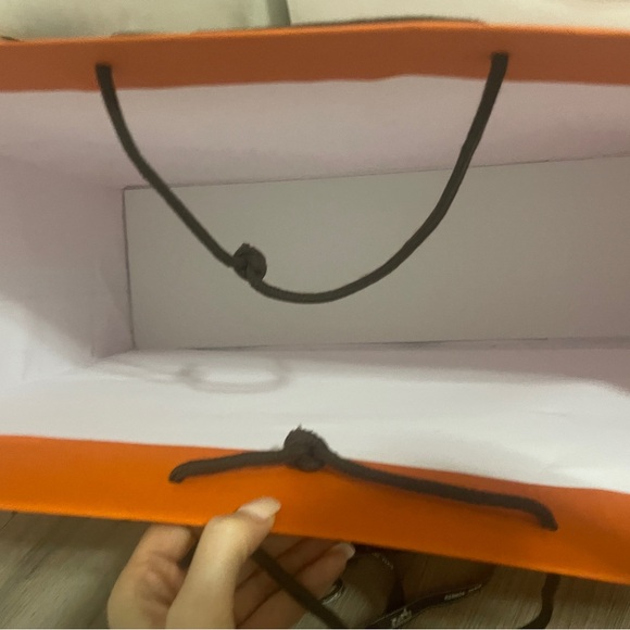 Large Hermes shopping bag and strings - Picture 2 of 2